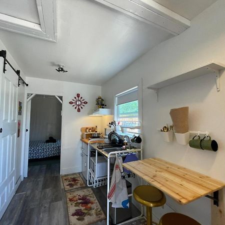 Petite Guesthouse With Kitchenette And Private Bathroom Lake Isabella Esterno foto
