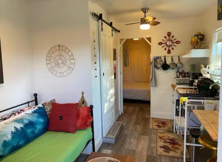 Petite Guesthouse With Kitchenette And Private Bathroom Lake Isabella Esterno foto